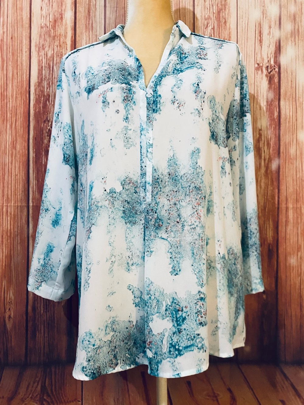 Women's Medium Blouse Mossimo 3/4 Sleeves Collared V Neck Multicolored Silky